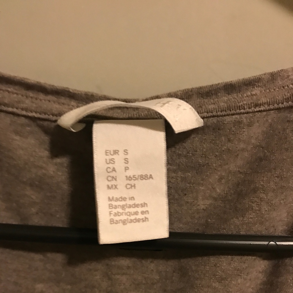Tan H&M basic Tee - Picture 2 of 2